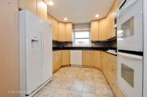 Tiny photo for 2749 W North Shore Avenue, Chicago, IL 60645 (MLS # 12536319)