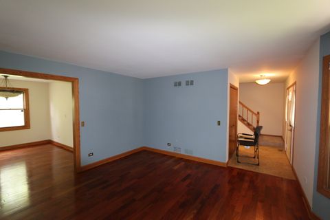 Tiny photo for 1223 Waveland Avenue, Gurnee, IL 60031 (MLS # 12405924)