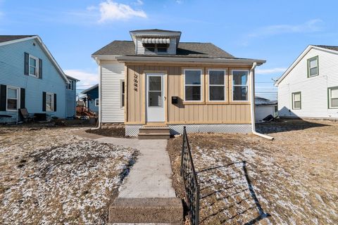 Photo of 2644 main Street, Davenport, IA 50803 (MLS # 12551685)