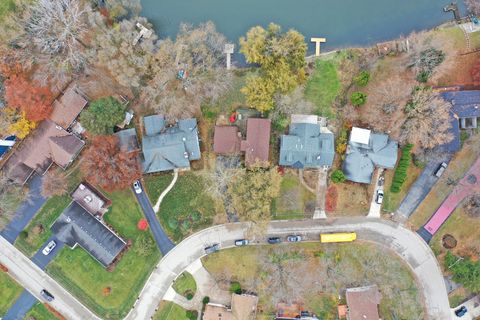 Tiny photo for 926 Lucerne Court, Mundelein, IL 60060 (MLS # 12579795)