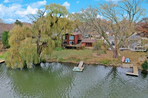 Tiny photo for 926 Lucerne Court, Mundelein, IL 60060 (MLS # 12579795)