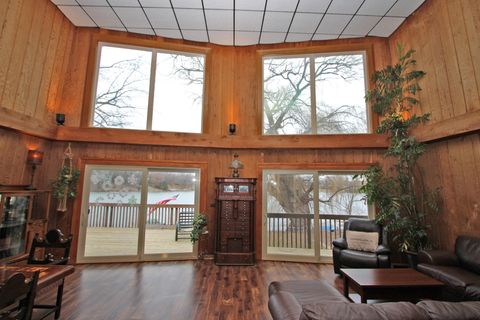 Tiny photo for 926 Lucerne Court, Mundelein, IL 60060 (MLS # 12579795)