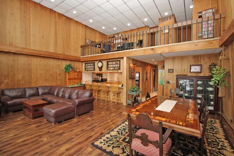 Tiny photo for 926 Lucerne Court, Mundelein, IL 60060 (MLS # 12579795)