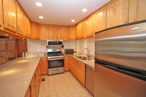Tiny photo for 926 Lucerne Court, Mundelein, IL 60060 (MLS # 12579795)