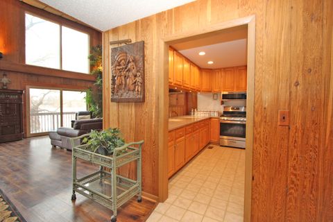 Tiny photo for 926 Lucerne Court, Mundelein, IL 60060 (MLS # 12579795)