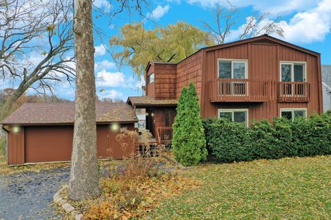 Tiny photo for 926 Lucerne Court, Mundelein, IL 60060 (MLS # 12579795)