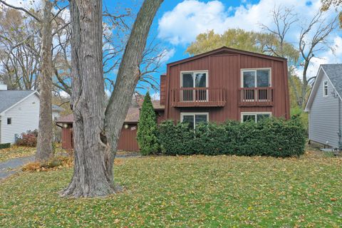 Photo of 926 Lucerne Court, Mundelein, IL 60060 (MLS # 12579795)