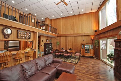 Tiny photo for 926 Lucerne Court, Mundelein, IL 60060 (MLS # 12579795)