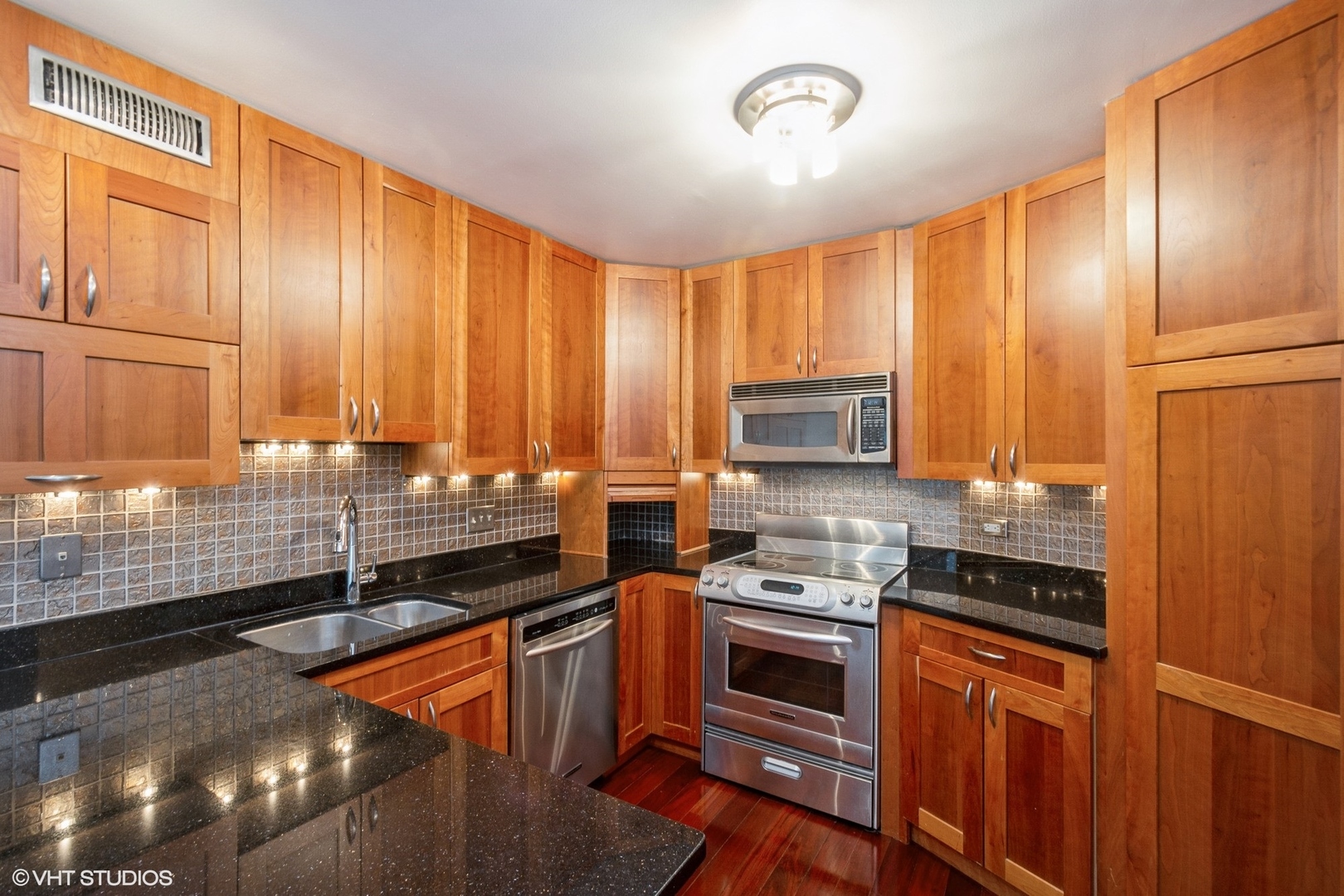 211 E Ohio Street 2316
