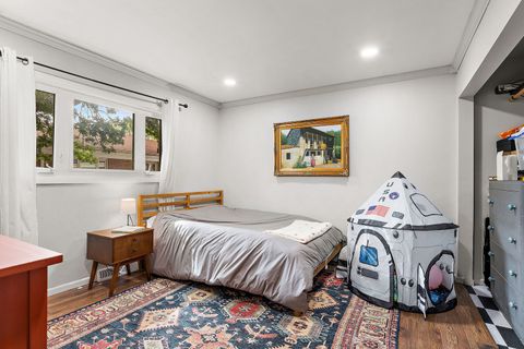 Tiny photo for 1205 Peterson Avenue #B, Park Ridge, IL 60068 (MLS # 12655565)