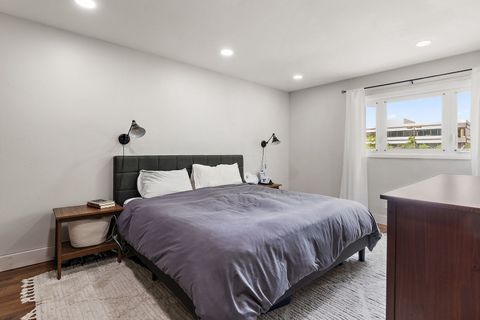 Tiny photo for 1205 Peterson Avenue #B, Park Ridge, IL 60068 (MLS # 12655565)