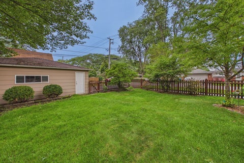 Tiny photo for 520 N Eastwood Avenue, Mount Prospect, IL 60056 (MLS # 12787181)