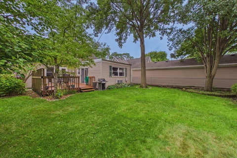 Tiny photo for 520 N Eastwood Avenue, Mount Prospect, IL 60056 (MLS # 12787181)