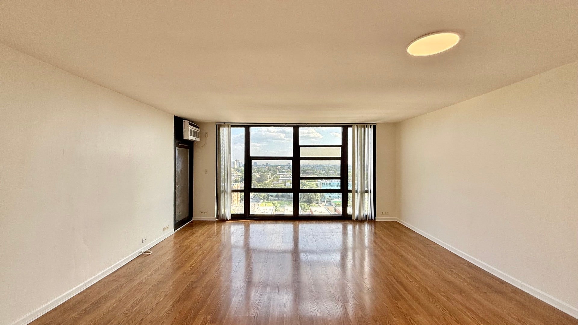 3001 S Michigan Avenue 1303