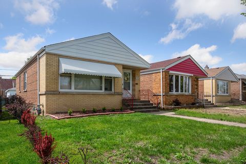 Tiny photo for 11038 S Avenue N Ave, Chicago, IL 60617 (MLS # 12522234)