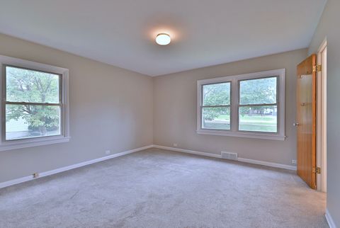 Tiny photo for 1001 S Edgewood Avenue, Lombard, IL 60148 (MLS # 12495782)
