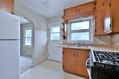 Tiny photo for 1001 S Edgewood Avenue, Lombard, IL 60148 (MLS # 12495782)