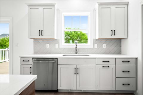 Tiny photo for 5005 Finlen Lane, Bloomington, IL 61705 (MLS # 12324063)