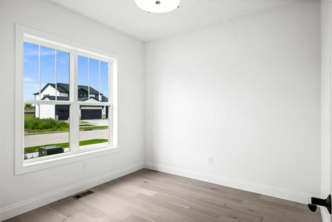 Tiny photo for 5005 Finlen Lane, Bloomington, IL 61705 (MLS # 12324063)