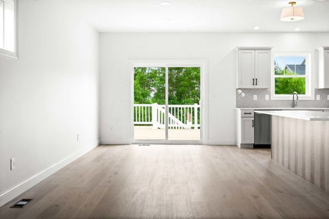 Tiny photo for 5005 Finlen Lane, Bloomington, IL 61705 (MLS # 12324063)