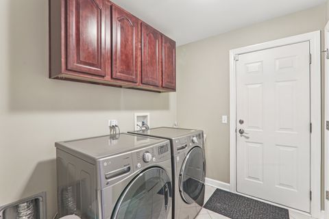 Tiny photo for 911 Tipperary Street, Gilberts, IL 60136 (MLS # 12565175)