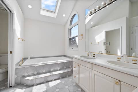 Tiny photo for 6520 N Christiana Avenue, Lincolnwood, IL 60712 (MLS # 12717348)