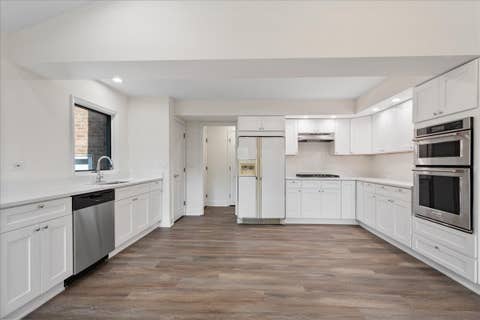 Tiny photo for 6520 N Christiana Avenue, Lincolnwood, IL 60712 (MLS # 12717348)