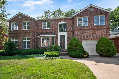 Photo of 6520 N Christiana Avenue, Lincolnwood, IL 60712 (MLS # 12717348)