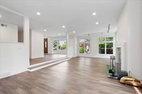 Tiny photo for 6520 N Christiana Avenue, Lincolnwood, IL 60712 (MLS # 12717348)