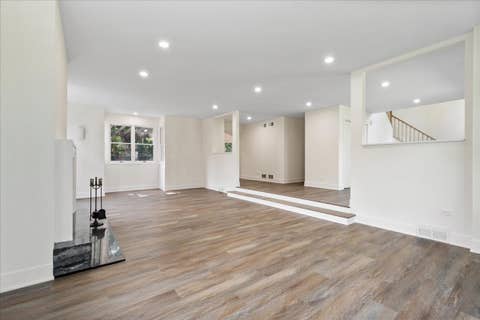 Tiny photo for 6520 N Christiana Avenue, Lincolnwood, IL 60712 (MLS # 12717348)