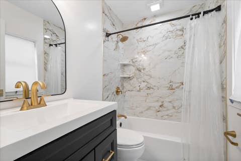 Tiny photo for 6520 N Christiana Avenue, Lincolnwood, IL 60712 (MLS # 12717348)