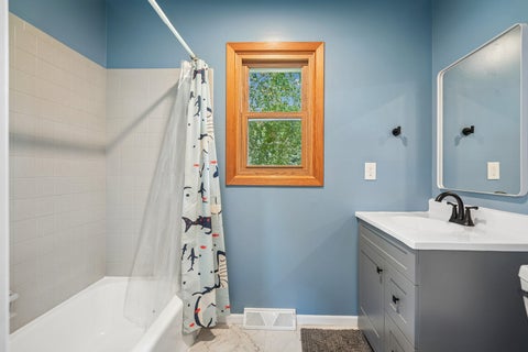 Tiny photo for 4200 Tanglewood Road, Bettendorf, IA 52722 (MLS # 12760455)