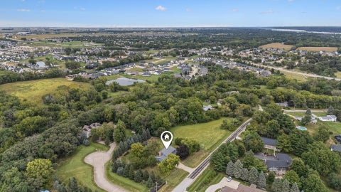 Tiny photo for 4200 Tanglewood Road, Bettendorf, IA 52722 (MLS # 12760455)