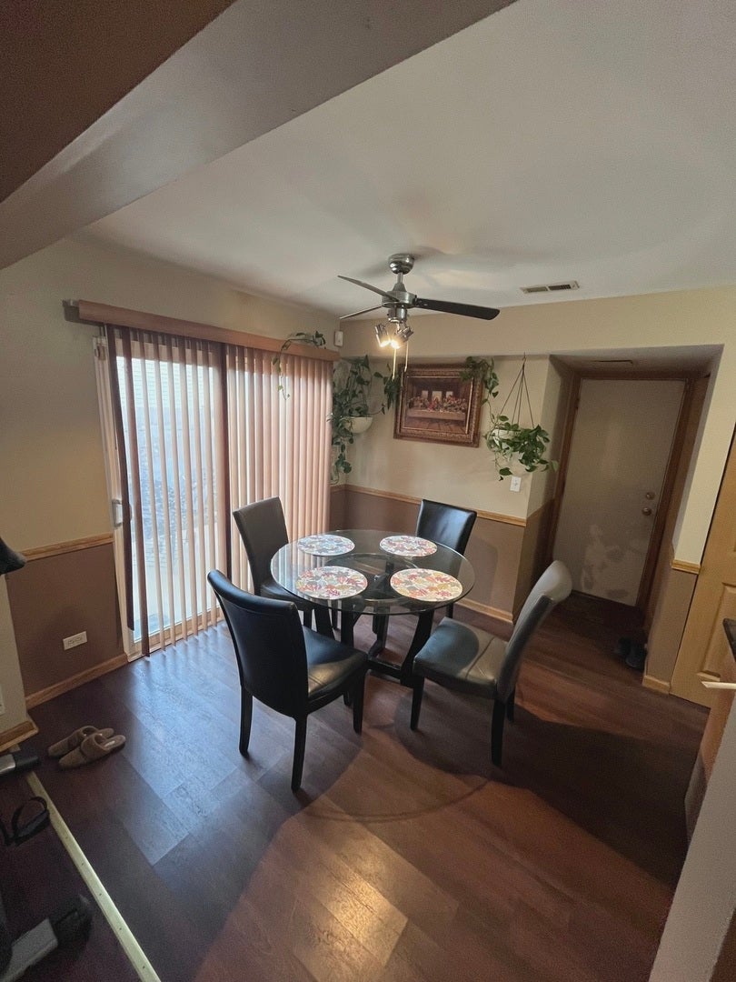 835 FOUR SEASONS Boulevard 835