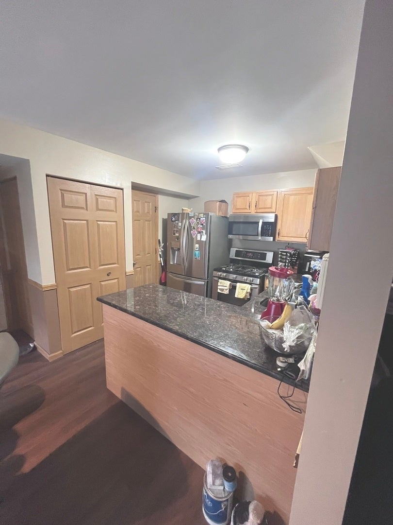 835 FOUR SEASONS Boulevard 835