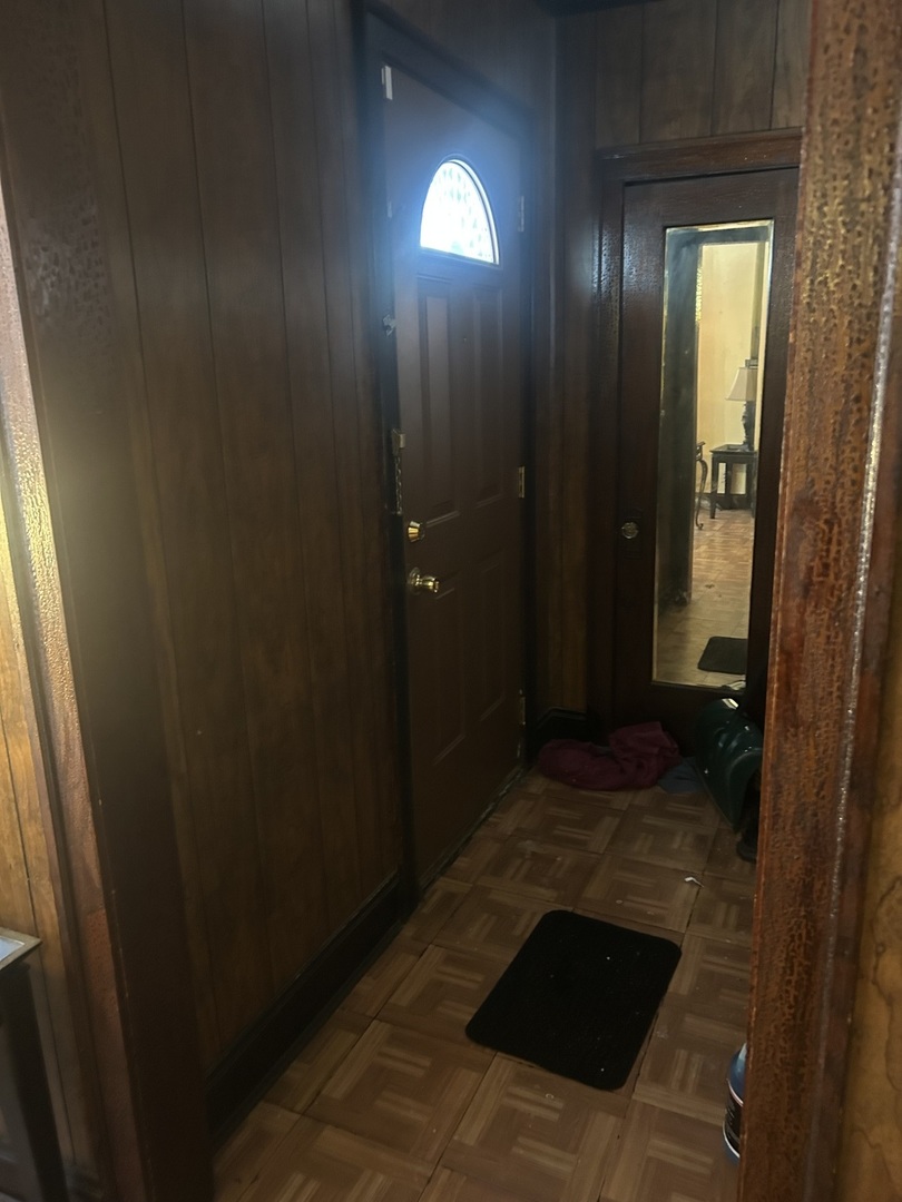 6537 S Francisco Avenue