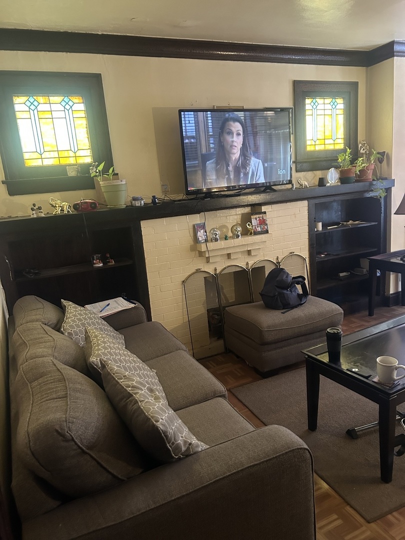 6537 S Francisco Avenue