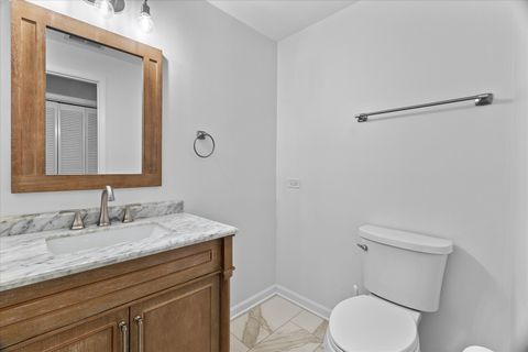 Tiny photo for 714 W 63rd Street #202, Westmont, IL 60559 (MLS # 12489939)