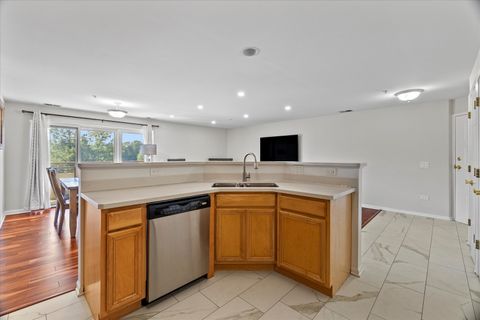 Tiny photo for 714 W 63rd Street #202, Westmont, IL 60559 (MLS # 12489939)