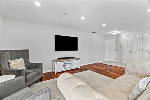 Tiny photo for 714 W 63rd Street #202, Westmont, IL 60559 (MLS # 12489939)