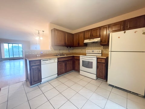 Tiny photo for 200 S Waters Edge Drive #202, Glendale Heights, IL 60139 (MLS # 12695164)