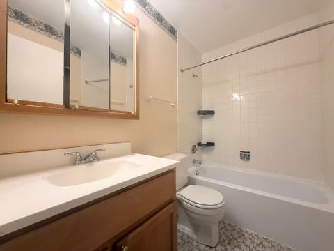 Tiny photo for 200 S Waters Edge Drive #202, Glendale Heights, IL 60139 (MLS # 12695164)