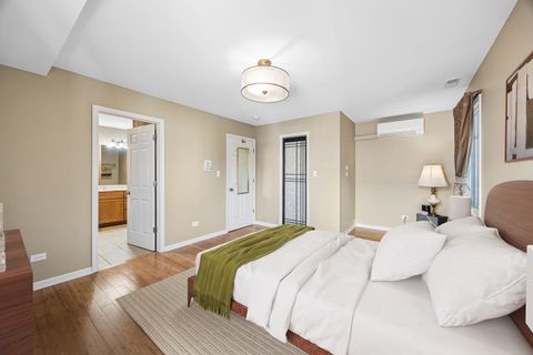 Tiny photo for 420 Pennsylvania Way, Oak Park, IL 60302 (MLS # 12578895)