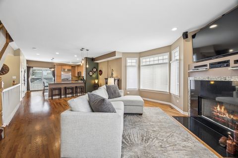 Tiny photo for 420 Pennsylvania Way, Oak Park, IL 60302 (MLS # 12578895)