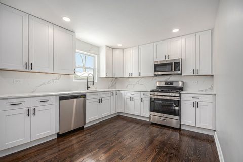 Tiny photo for 225 Sunrise Avenue, Willowbrook, IL 60527 (MLS # 12556979)