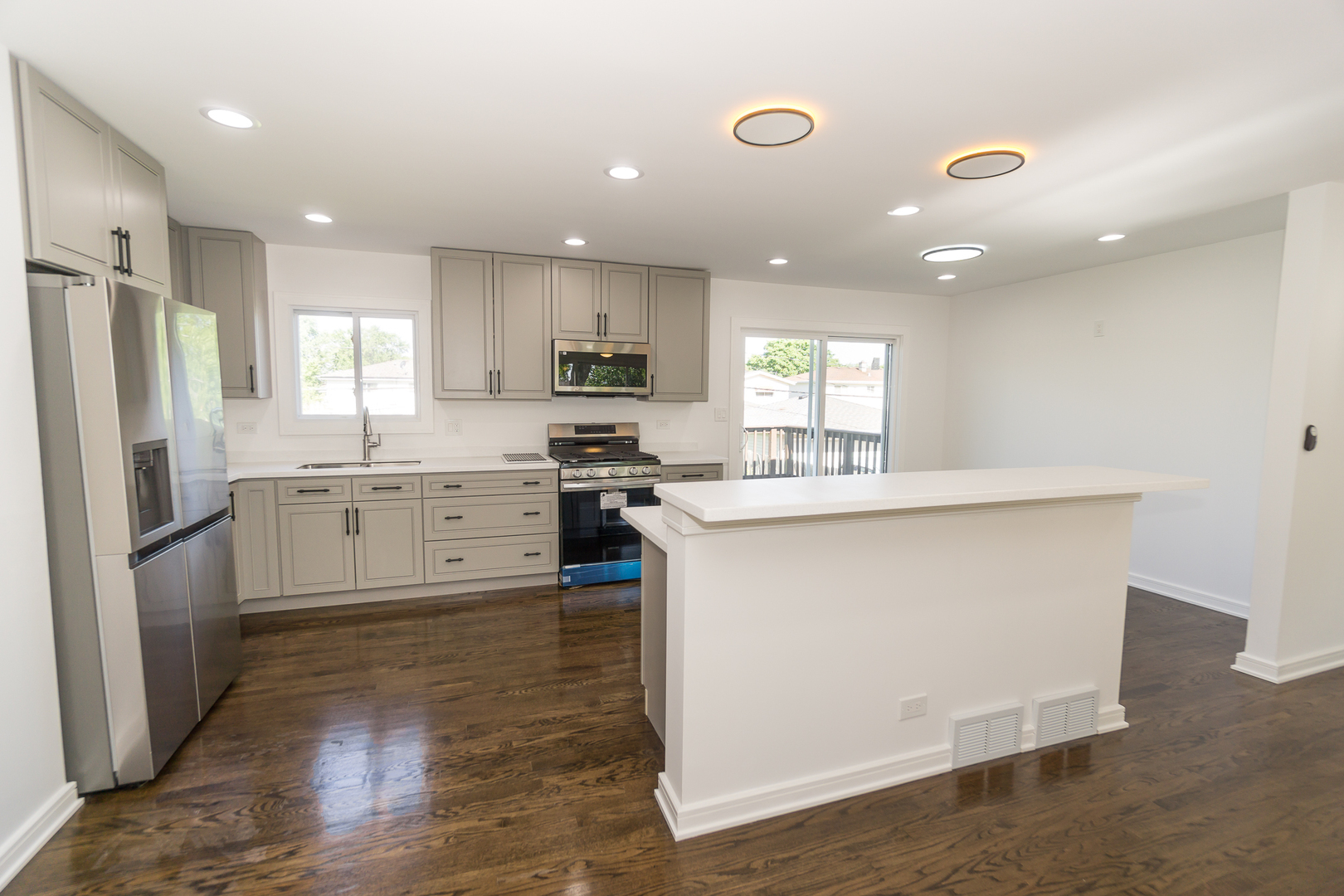 110 S Evergreen Avenue