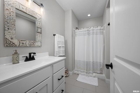 Tiny photo for 4345 PRESTWICK Court, Bettendorf, IA 52722 (MLS # QC4269093)