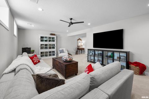 Tiny photo for 4345 PRESTWICK Court, Bettendorf, IA 52722 (MLS # QC4269093)