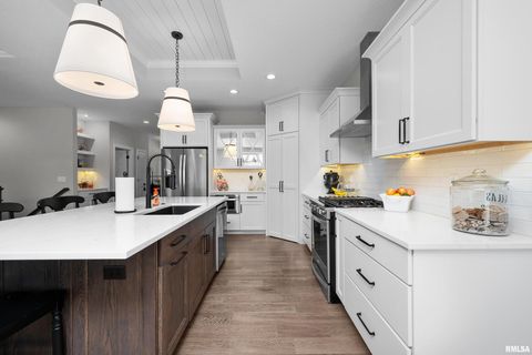 Tiny photo for 4345 PRESTWICK Court, Bettendorf, IA 52722 (MLS # QC4269093)