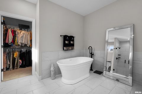 Tiny photo for 4345 PRESTWICK Court, Bettendorf, IA 52722 (MLS # QC4269093)